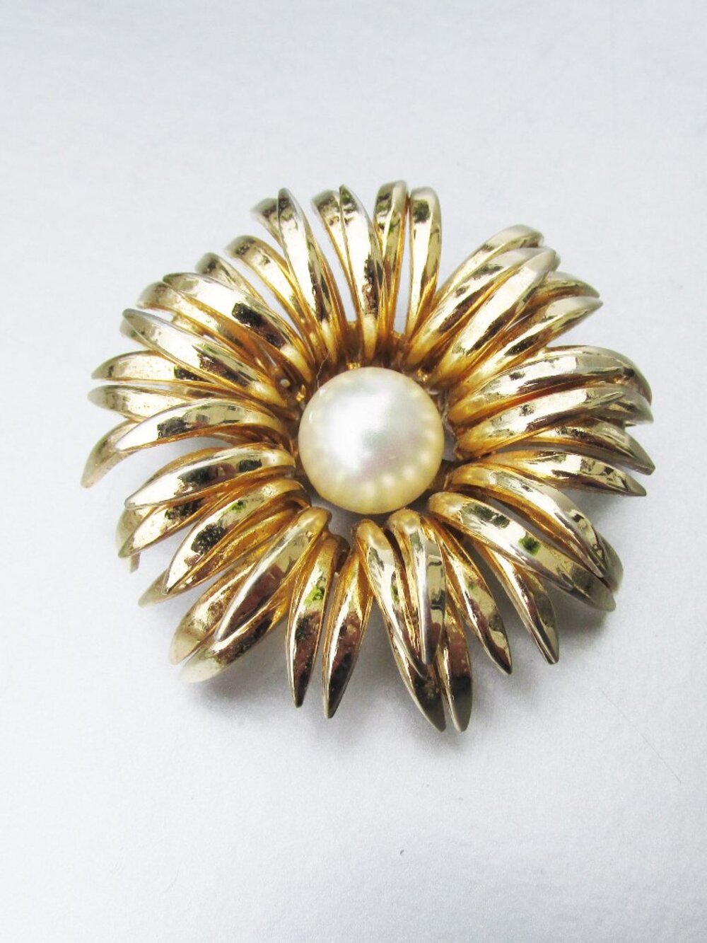 Vintage 1964 Grosse Christian Dior Simulated Pearl Gold Tone Flower Brooch Pin